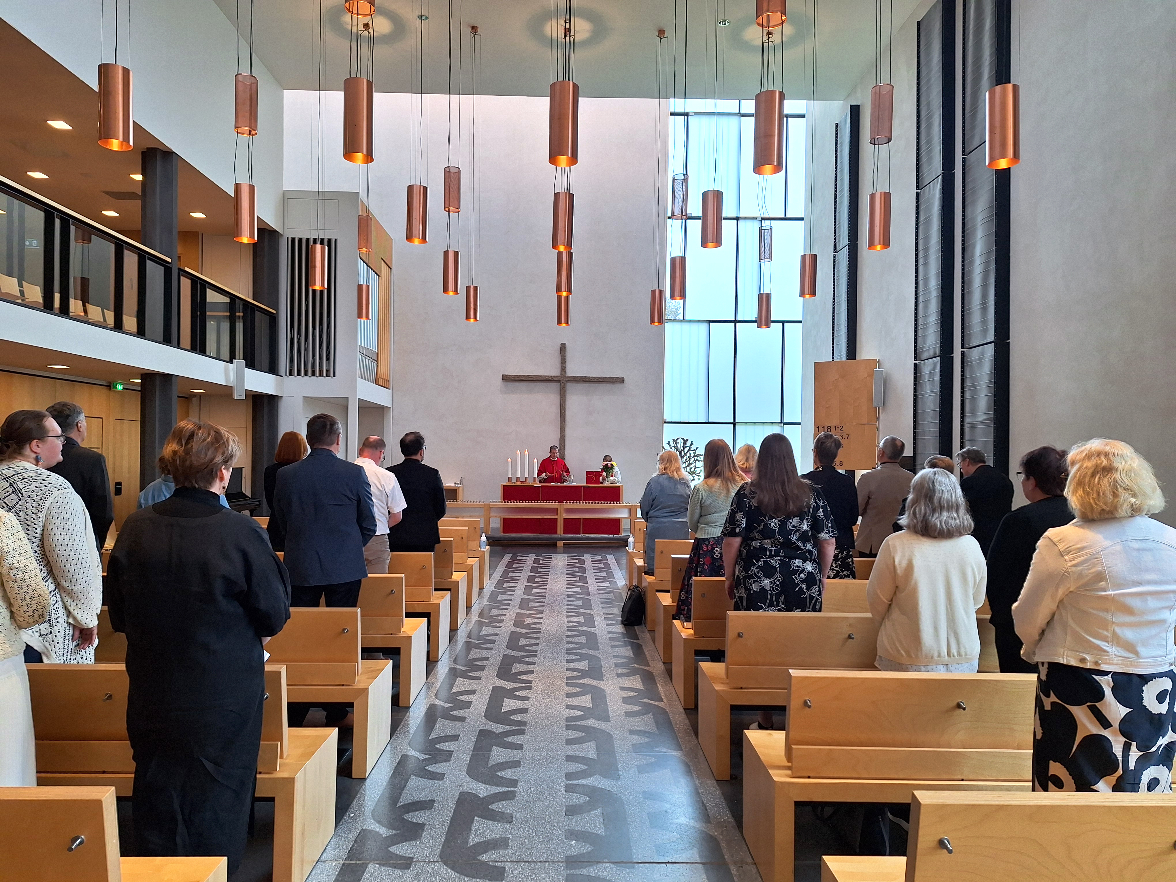 Hiippakuntavaltuuston kokous viikkomessu 070625 kuva Pekka Mustakallio kopio.jpg