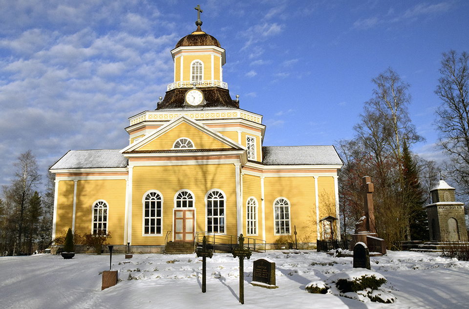 Kaustisen kirkko talvella.